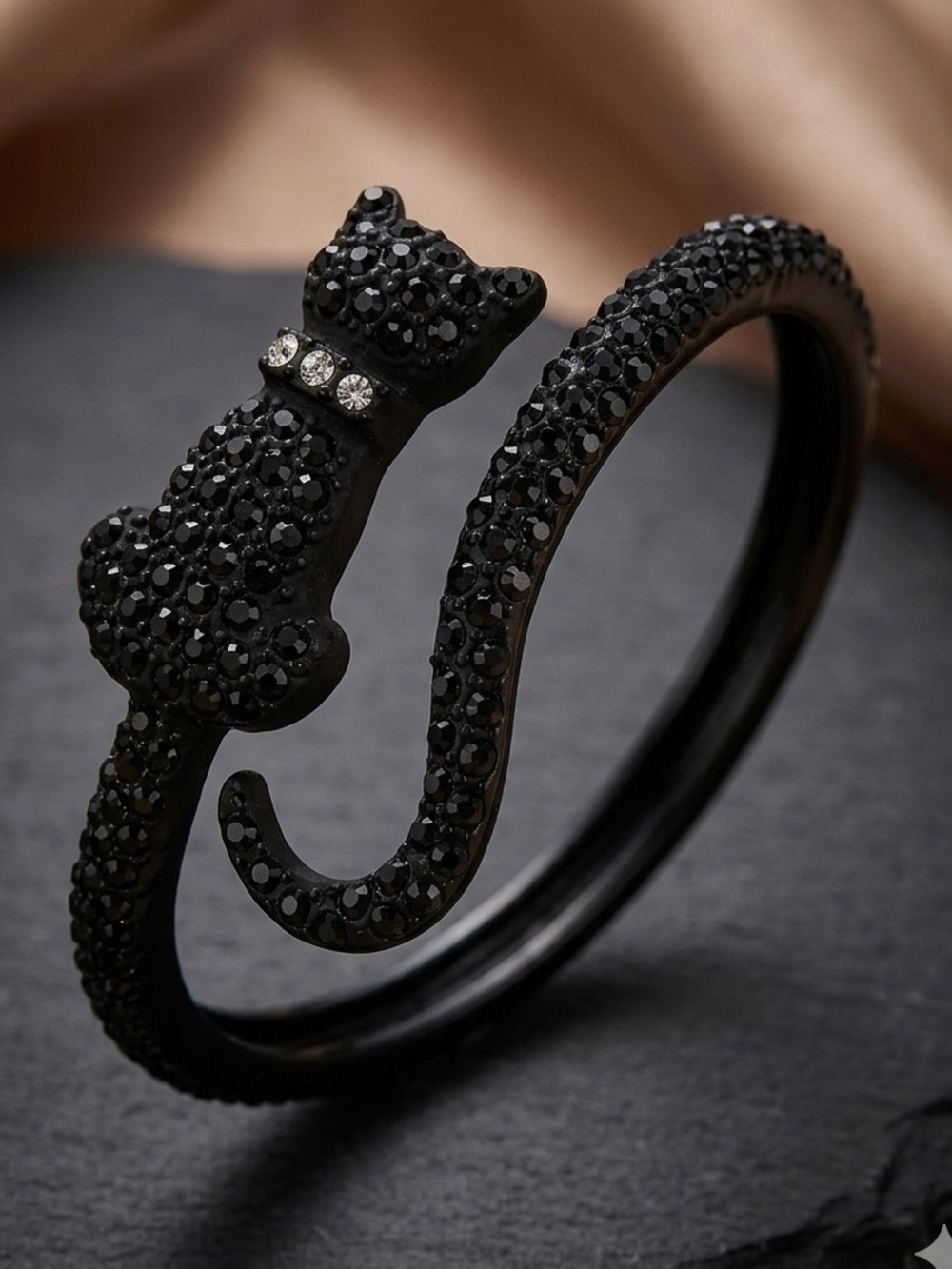 Black Crystal Cat Bracelet - Picture 1 of 1